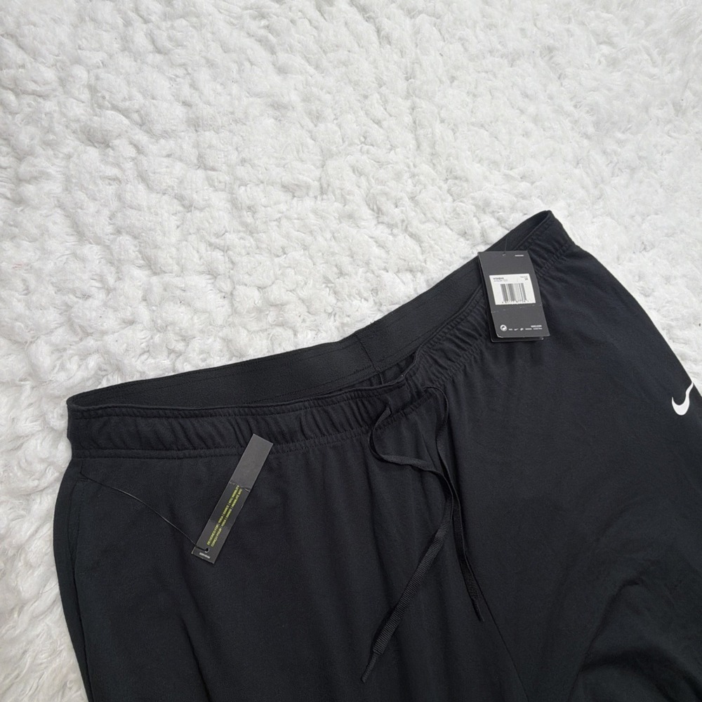 Nike Sweatpants Womens 1X Plus Black Tapered Jogger Yoga Dance Lightweight New!